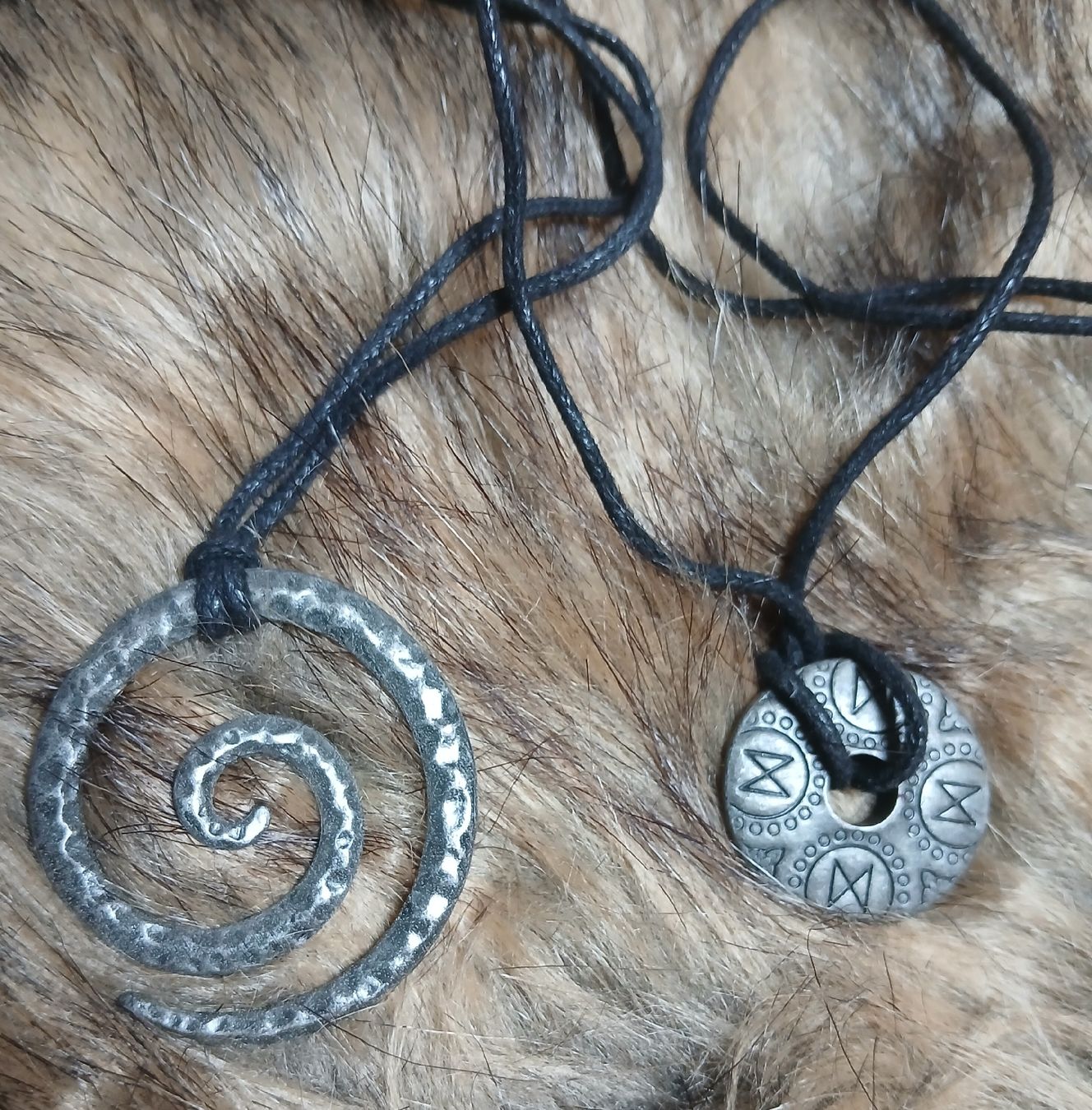 Ciondoli: Collier avec pendentif Celte - Viking – Nuovo (secondo la descrizione) da Sciernes-d'Albeuve venduto da Dojo004 1