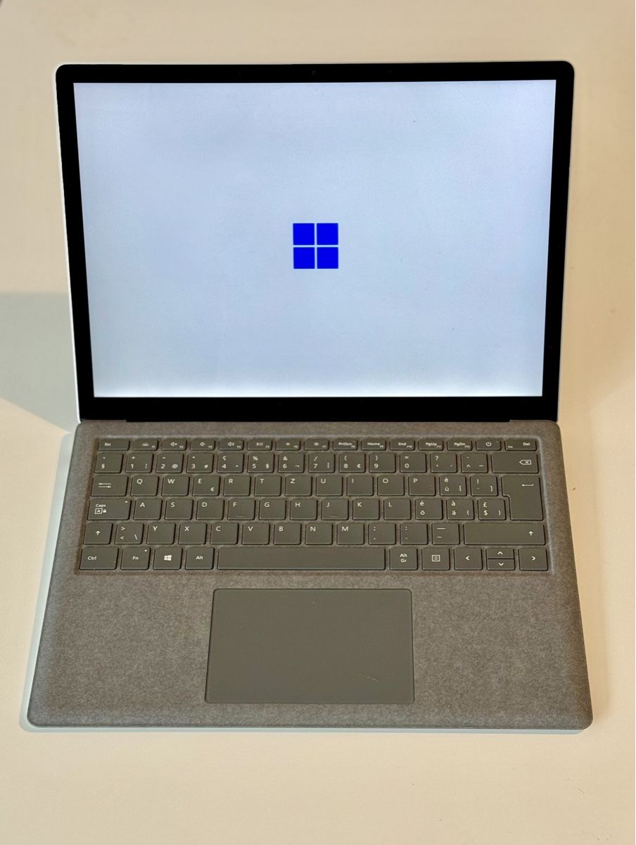 Microsoft Notebooks: Microsoft Surface Laptop 4 13.5“ 256GB 8GB – Gebraucht aus Rheinfelden von  2