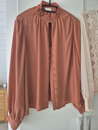Vila Bluse, Gr. 36, rostbraun, Rüschen, neuwertig,