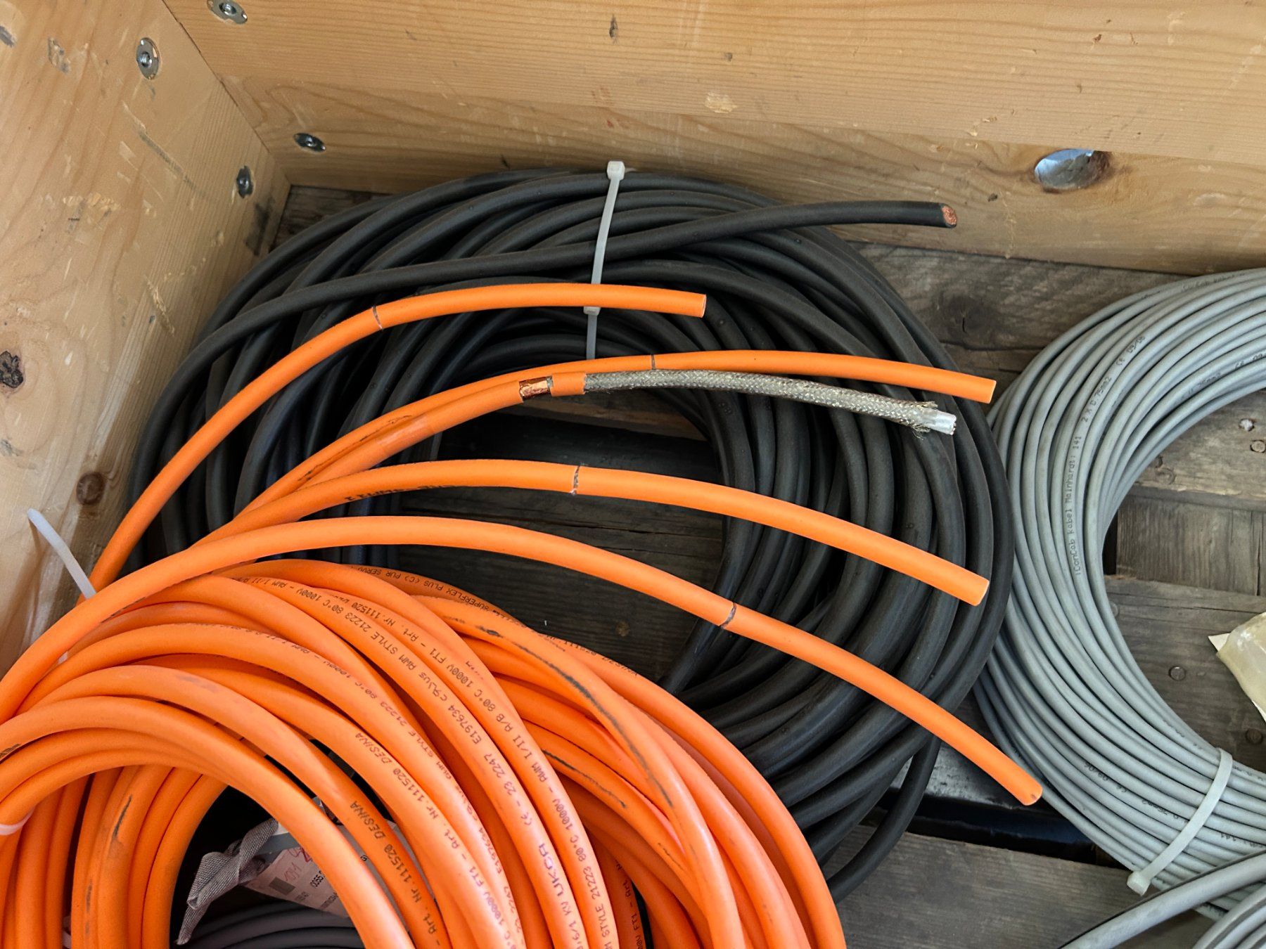 Câbles: Posten Elektrokabel - Kupferkabel NEU – Neuf (Voir description) à Zofingen par Maschinenfabrik 3