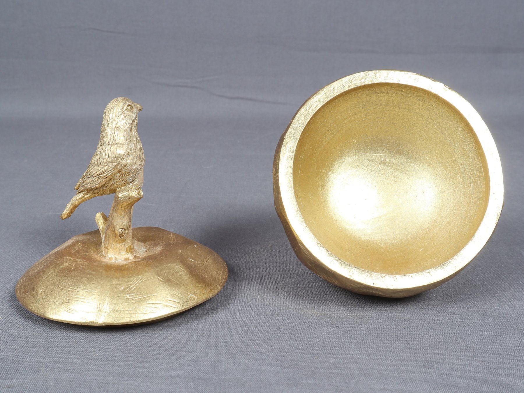 Alle Dekorationen: Goldene Deko -Dose mit Vogel – Gebraucht aus Steinen von Restwert_Steinen 3