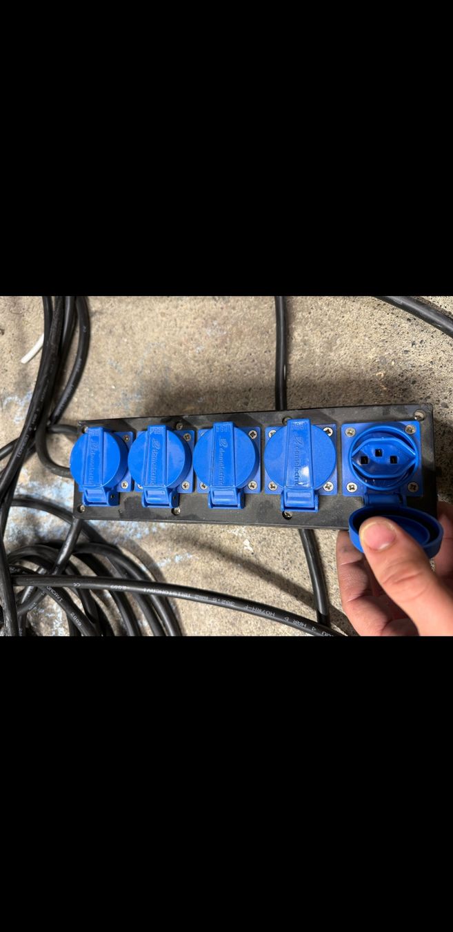 Elettrotecnica: Verlengerungs Kabel mit Stromverteiler 16A – Usato da Cham venduto da NeraHandel 2