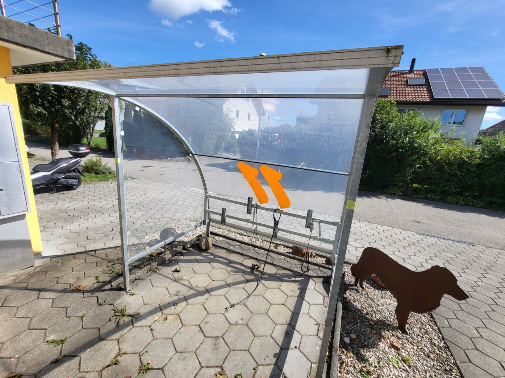 Abris: Velounterstand – D'occasion à Bätterkinden par Picki03