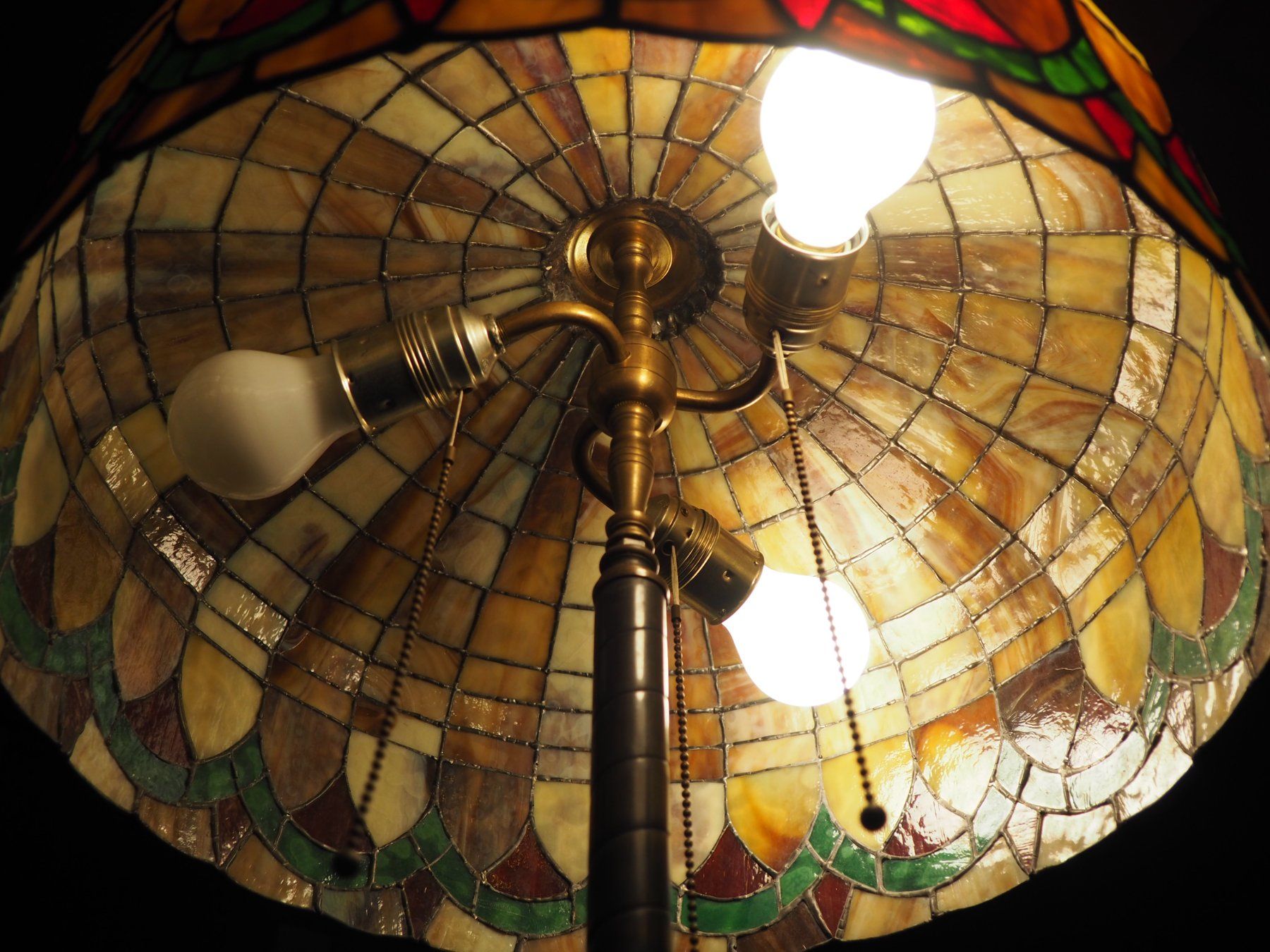 Lampade: Tiffany Style Stehlampe mit 3 Birnen – Usato da Schänis venduto da Wewu 3