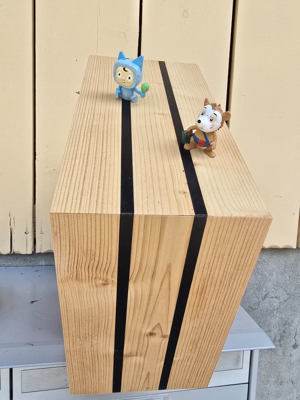 Tonies Spielzeuge: Toniebox Halterung aus Holz – Gebraucht aus Turbenthal von Smile2020 2
