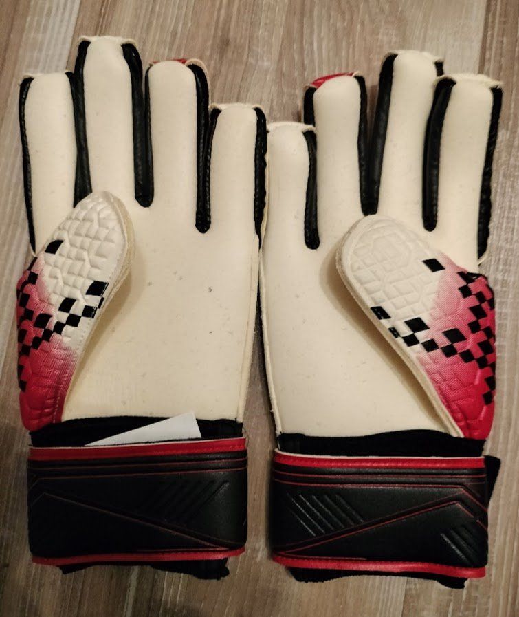 Adidas Guanti & manicotti: adidas Torwarthandschuhe Predator Grösse 4 – Nuovo e nell'imballaggio originale da Oftringen venduto da Sportivo.ch 2