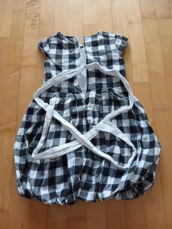 Kleid für Mädchen Gr.104