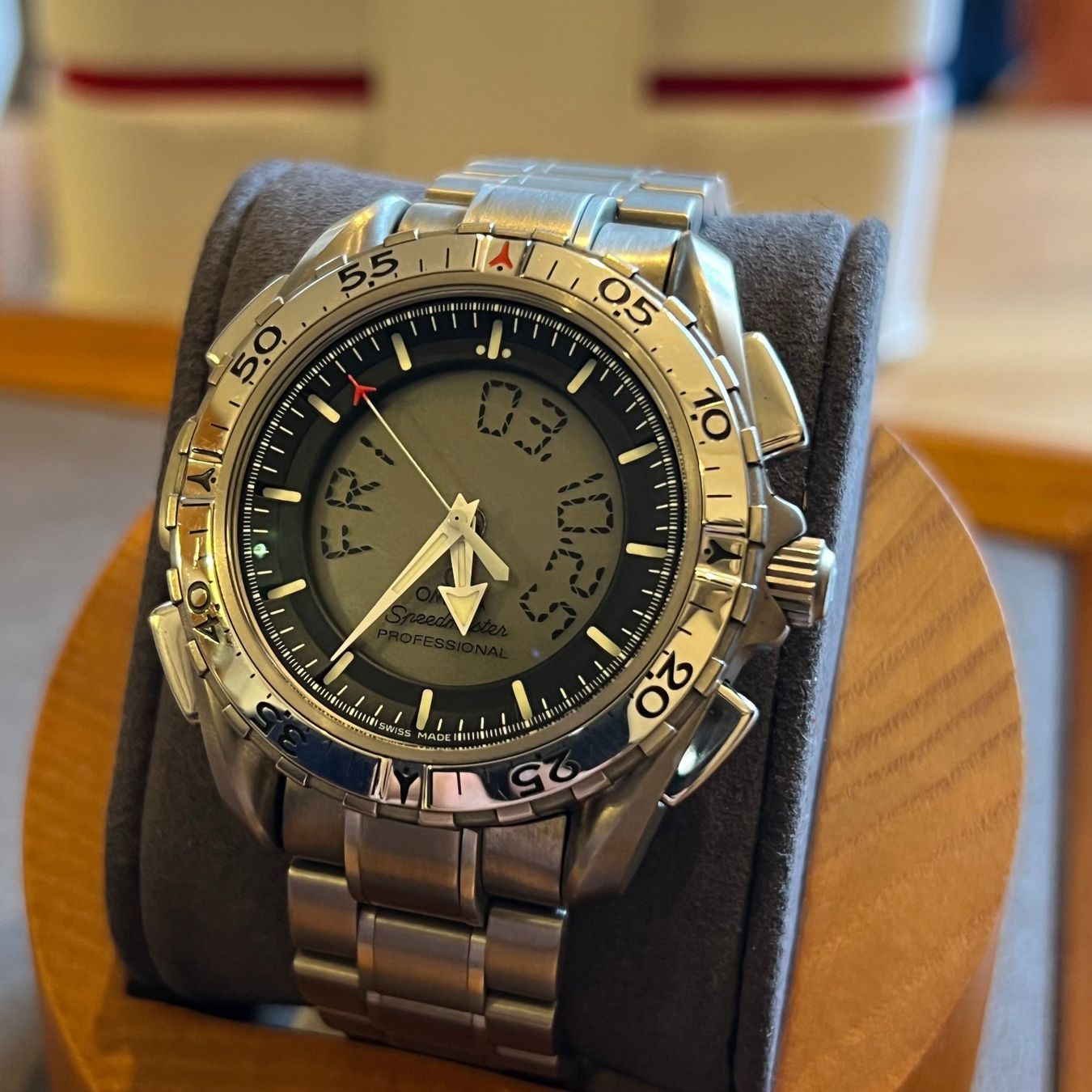 Omega Uhren: Omega Speedmaster Titanium on Titanium Full Set 3290.50 – Gebraucht aus Carouge GE von Watchaser 2