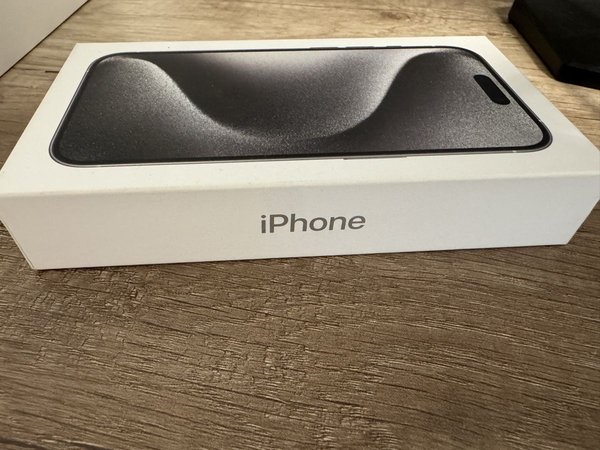 Apple Telefoni cellulari / Smartphones: Iphone 15 Pro 128GB weiss – Usato da Buchs ZH venduto da ale_sw7v 1