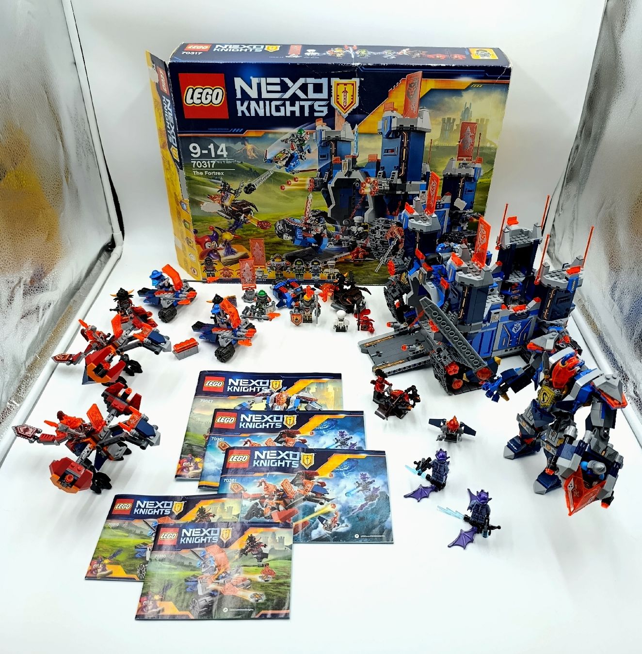 Lego Kit di costruzioni: Lego Nexo Knights Sets – Usato da Wil SG venduto da Donaldus 1