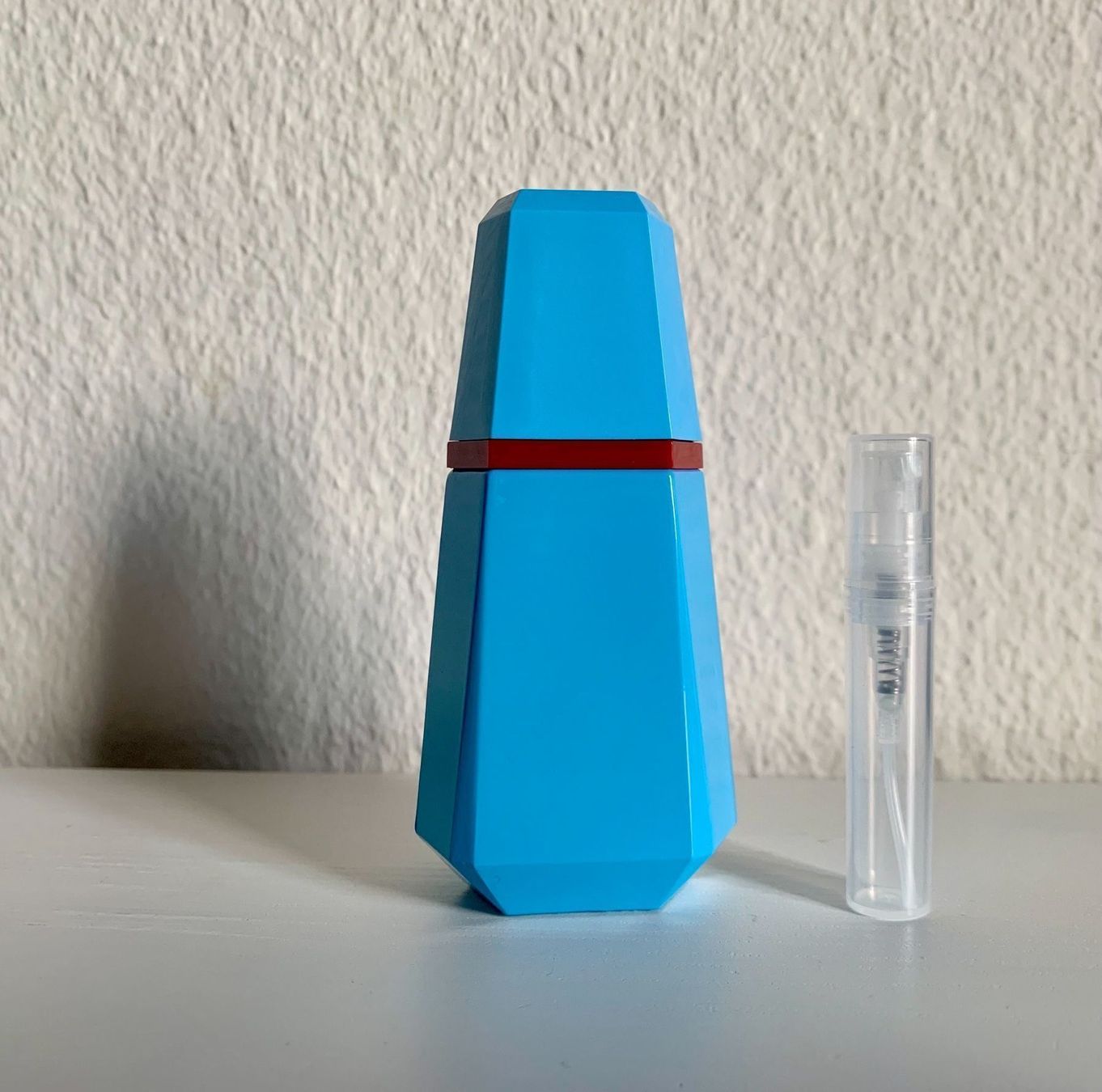 Cacharel Profumi & Eau de Toilette: Loulou Cacharel 1.5ml – Nuovo (secondo la descrizione) da Bern venduto da Nspc