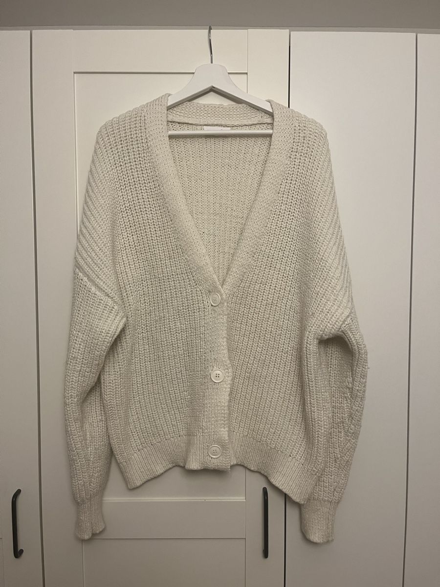 Maglioni & Felpe: Cardigan weiss Grösse S oversized – Usato da Mörschwil venduto da Seegurke18