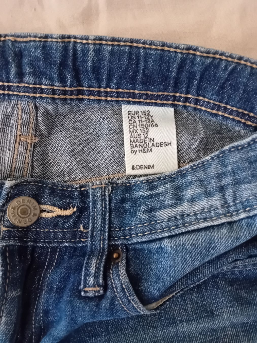 H&M Pantaloni: Jeansshorts von H&M, Größe 152 – Usato da Romanshorn venduto da milenva 2