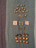 Ch Armeeknöpfe u.Abzeichen