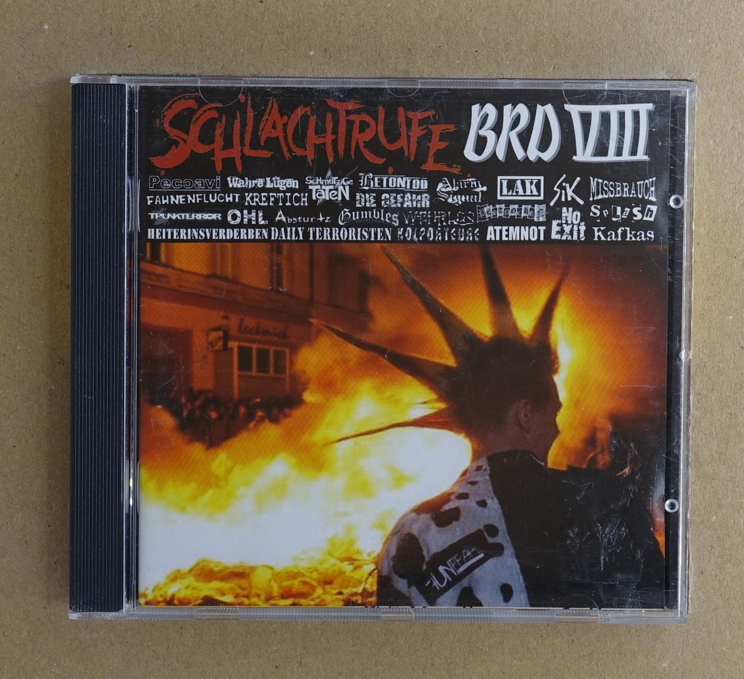CD: Schlachtrufe BRD VIII - T7 – Usato da Sessa venduto da discoverymedia