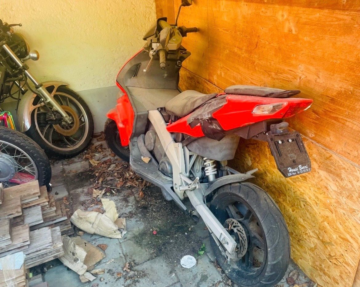 Derbi Scooter: Roter Roller Rollerli Derbi  Bastlerfahrzeug FRÜHL... – Difettoso da Bern venduto da kaeffy