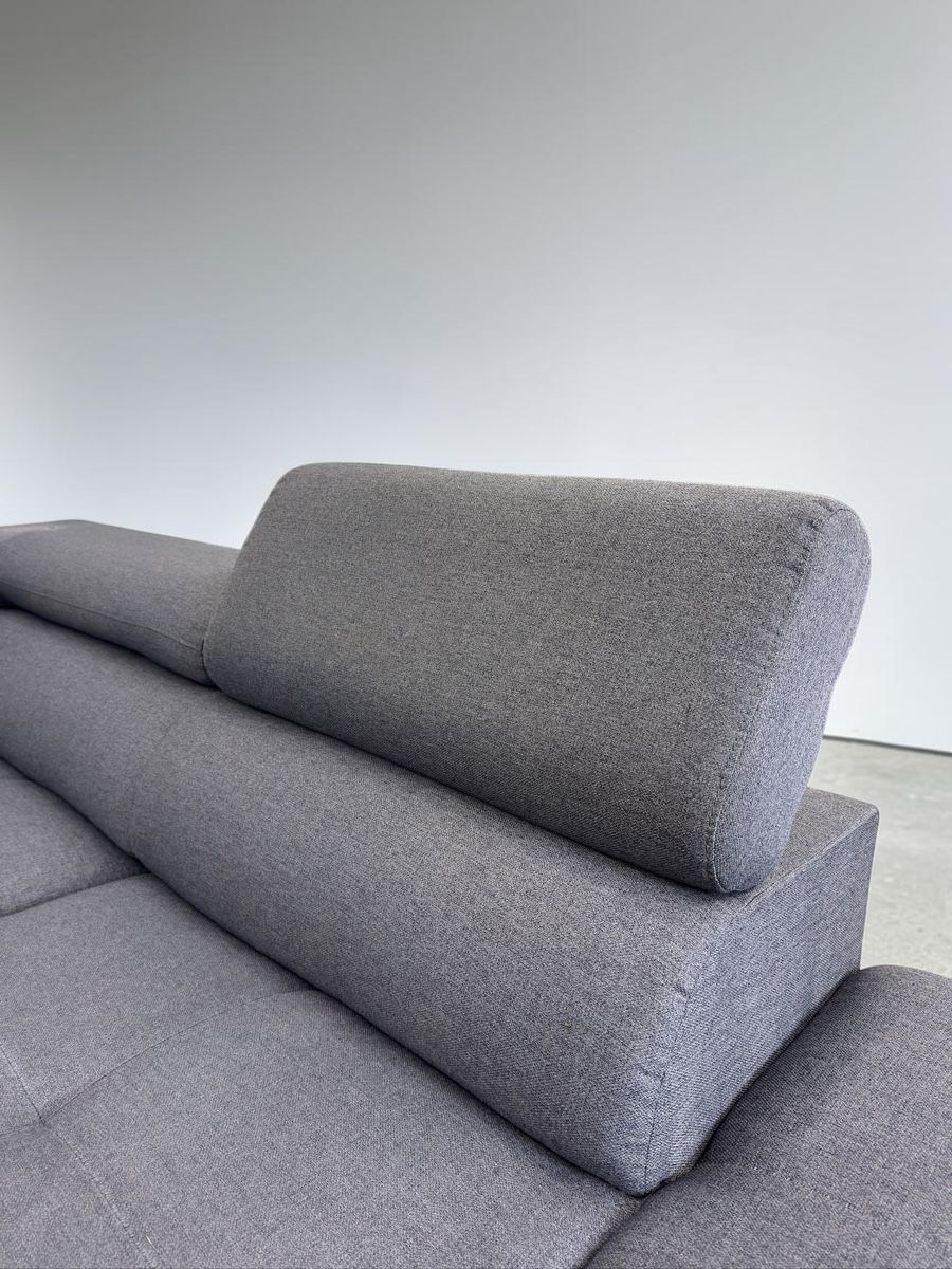 Sofas: Graues Ecksofa mit Schlaffunktion und Stauraum – Gebraucht aus Fehraltorf von Sofalab.swiss 4