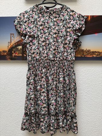 Kleid Blumenmuster Rüschen kurzarm Grösse M guter Zustand