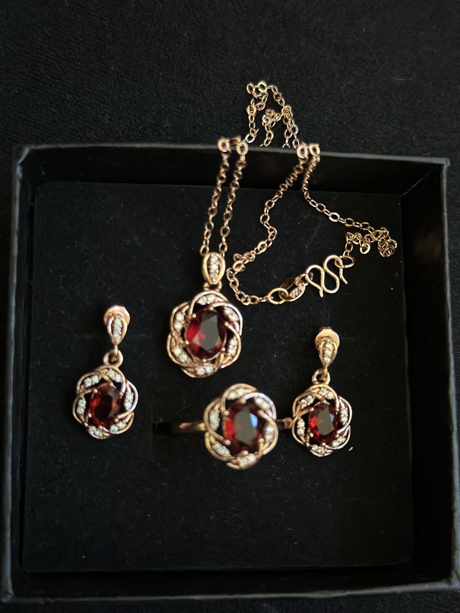 Altri gioielli: Parure élégante avec pierre rouge - Idée cadeau! – Nuovo (secondo la descrizione) da La Chaux-de-Fonds venduto da Meliha2008