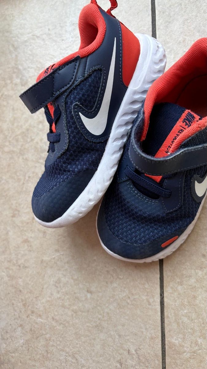 Nike Scarpe per ragazzi: Nike Schuhe Gr.26 – Usato da Ostermundigen venduto da katant