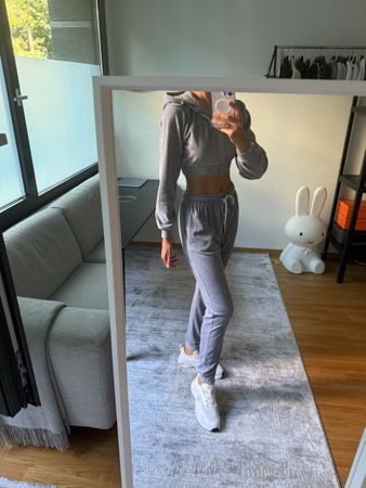 Wunderschönes Velours-Set von PRETTY LITTLE THING