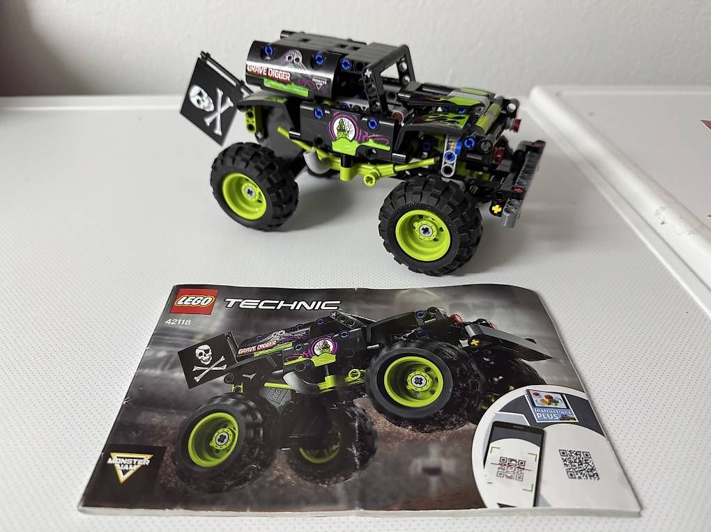Lego Kit di costruzioni: LEGO TECHNIC SET MONSTERTRUCK 42118 GRAVE DIGGER – Usato da Zunzgen venduto da Viper79