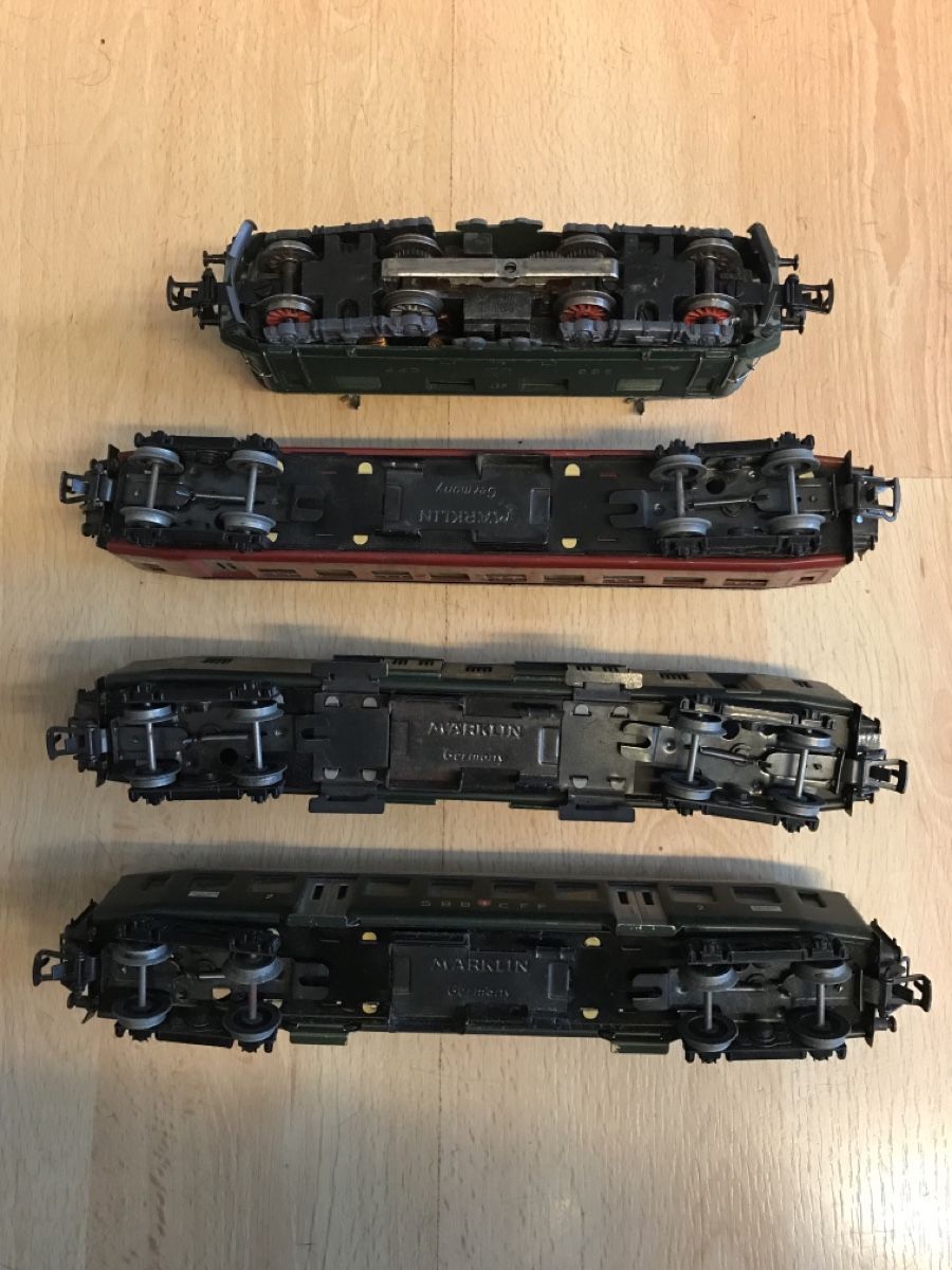 Märklin Modellini di ferrovie: Märklin RET800 mit SBB Wagen – Usato da Zürich venduto da Kiron 3