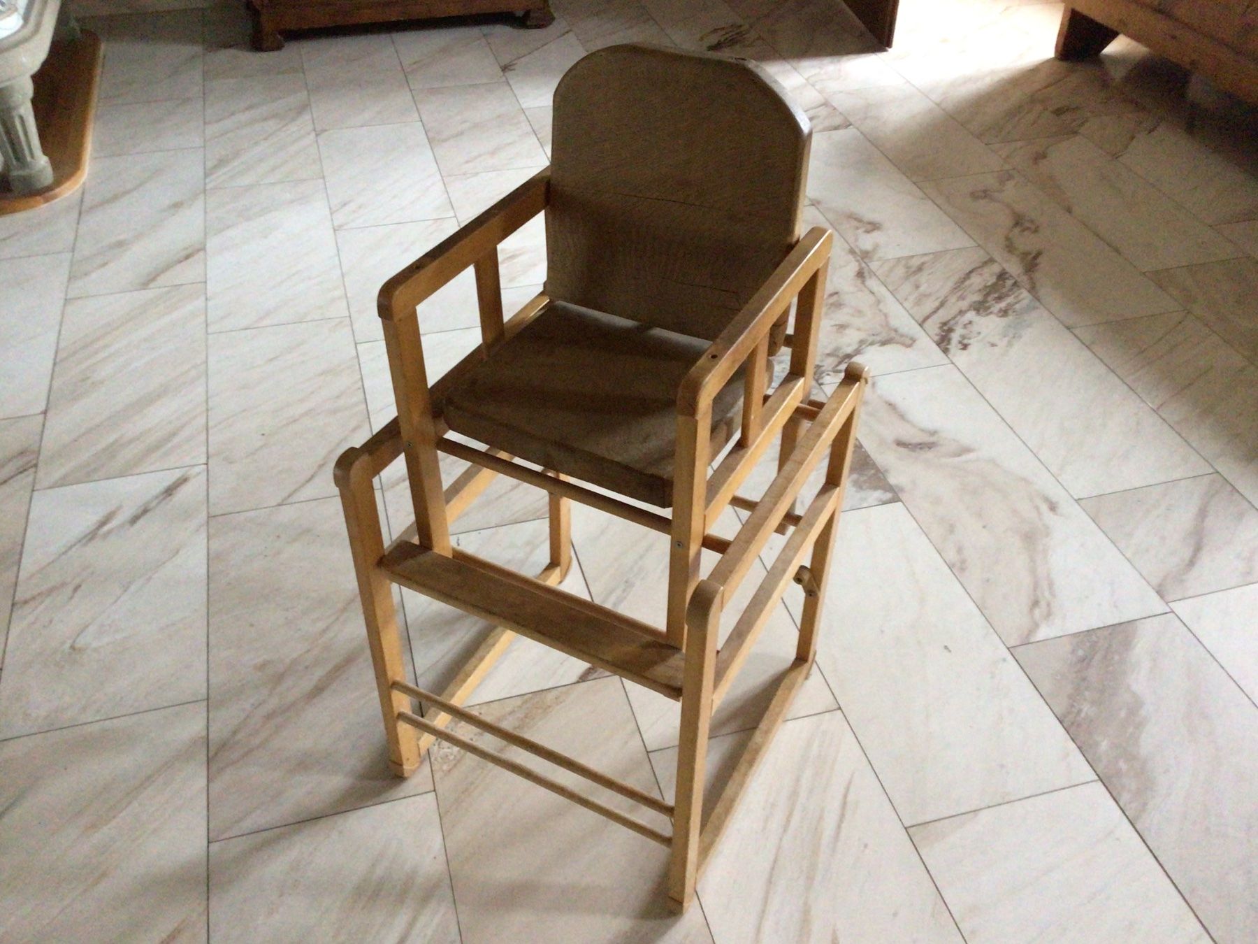 Chaises hautes: Kinderstuhl – D'occasion à Schleinikon par Laegern99