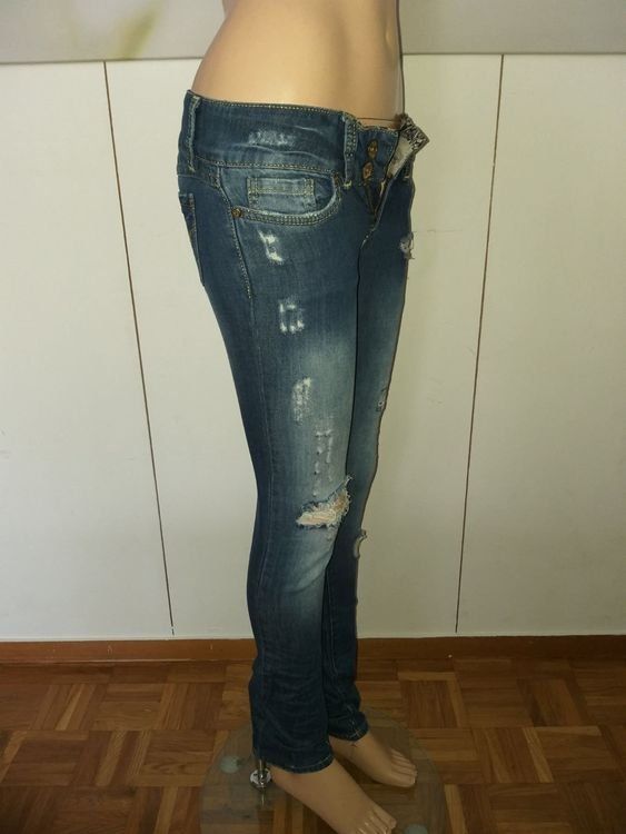 Jeans: Jeans LYLA LYLA  ALLEGRA  Taille / Grosse 32 CH ..... – Usato da Cossonay-ville venduto da Super-Price-Quality 2