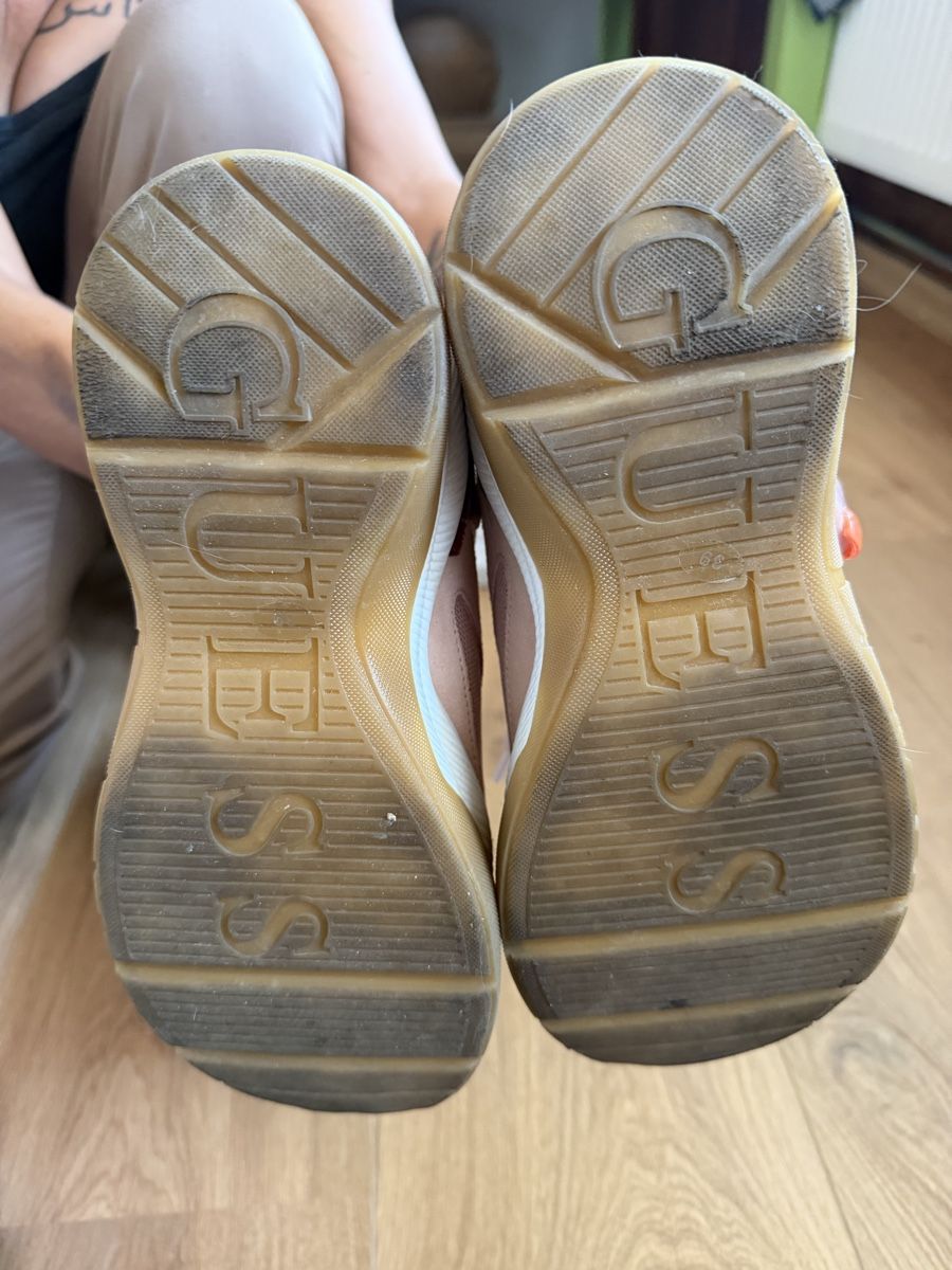 Guess Scarpe da donna: GUESS chaussures t39 – Usato da La Sagne VD venduto da jeliquidetout 4