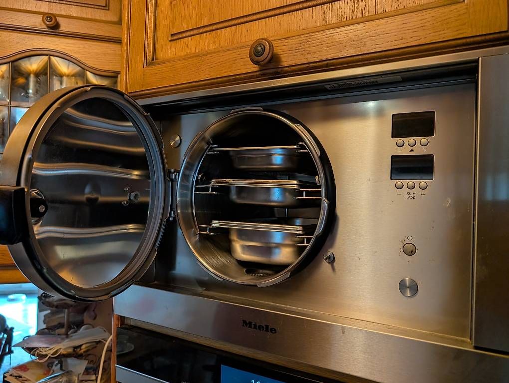 Elettrodomestici da cucina: Miele Drucksteamer – Usato da St. Gallen venduto da Panini90