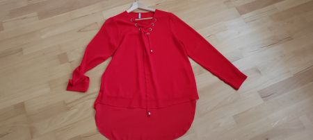 Rote Bluse