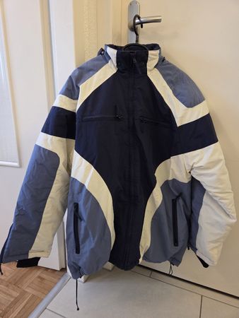 Veste de ski taille 176, idéale pour l'hiver!