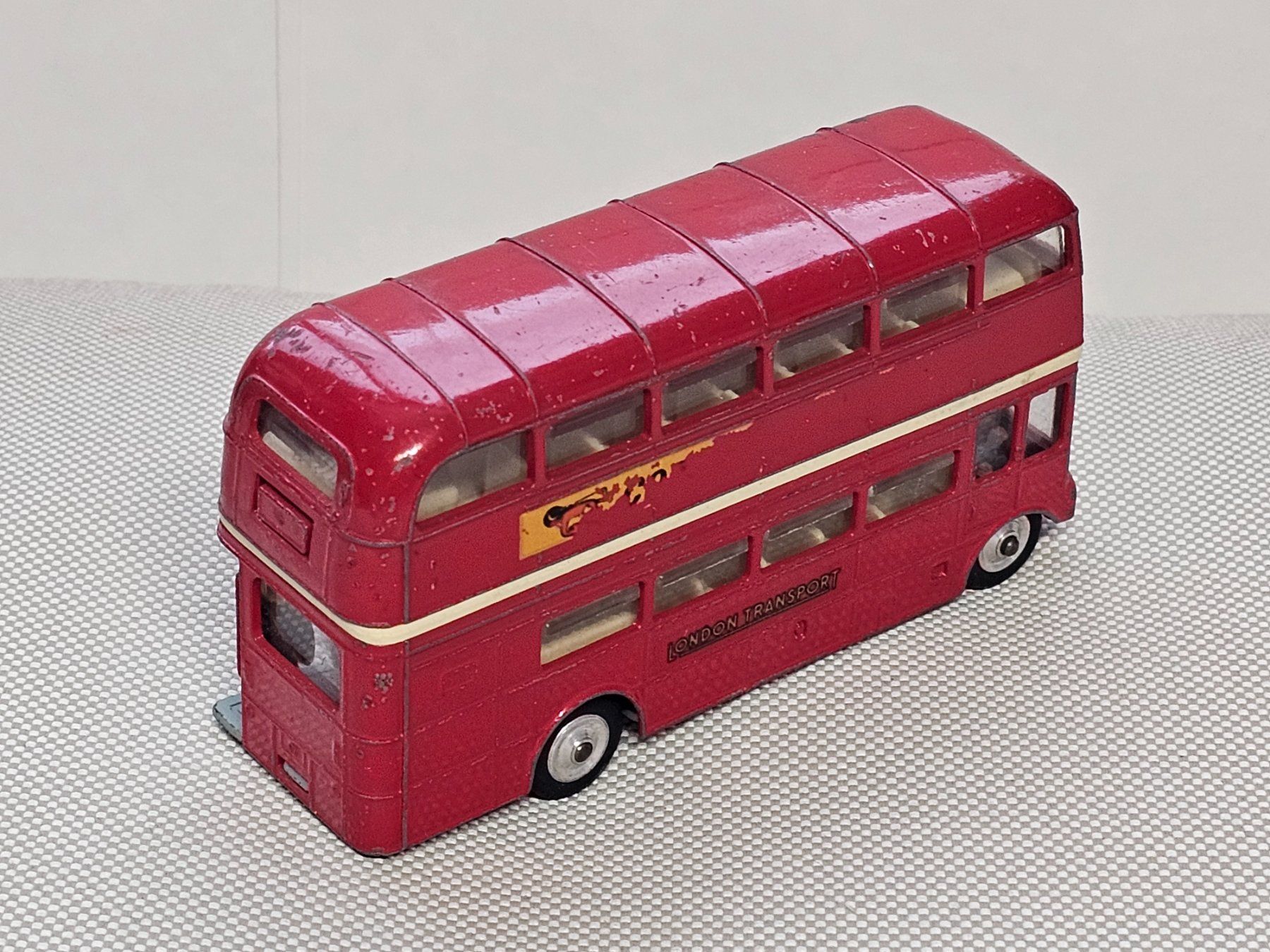 Corgi Toys Modellini d'auto: Corgi London Transport Routemaster mit Schaffnerin – Usato da Starrkirch-Wil venduto da easygo13 1
