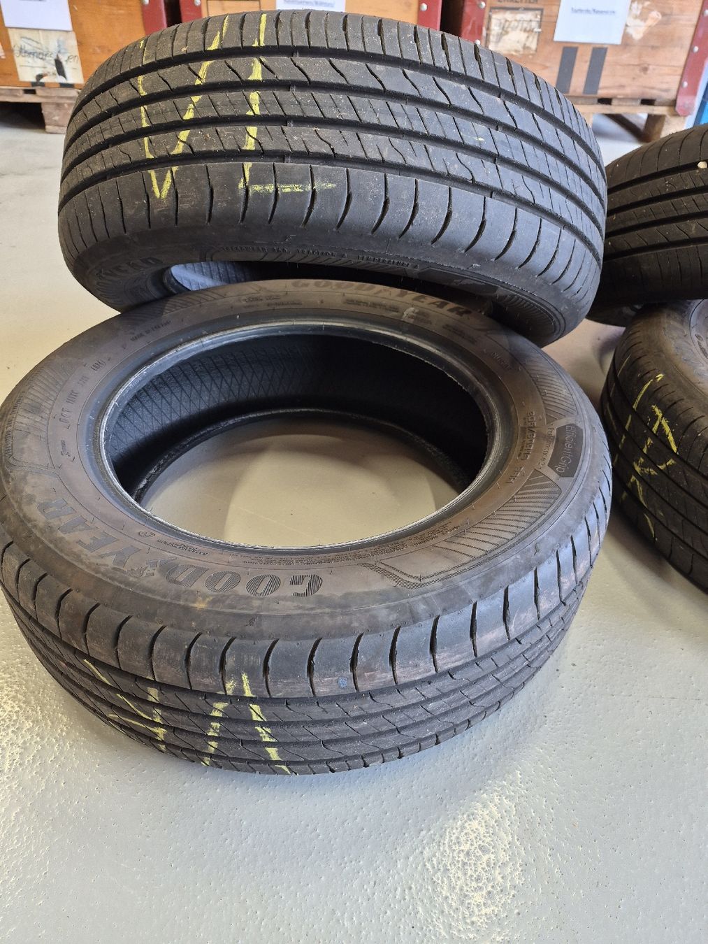 Goodyear Pneumatici & Ruote complete: Pneu Goodyear EfficientGrip Performance 2 – Usato da Lyss venduto da NidDis2.0 4