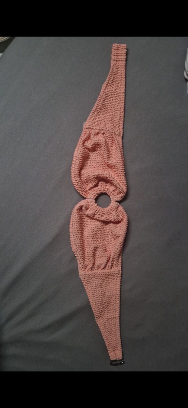 Badekleider & Bikinis: Bikinioberteil – Gebraucht aus Bubendorf von ang_b829