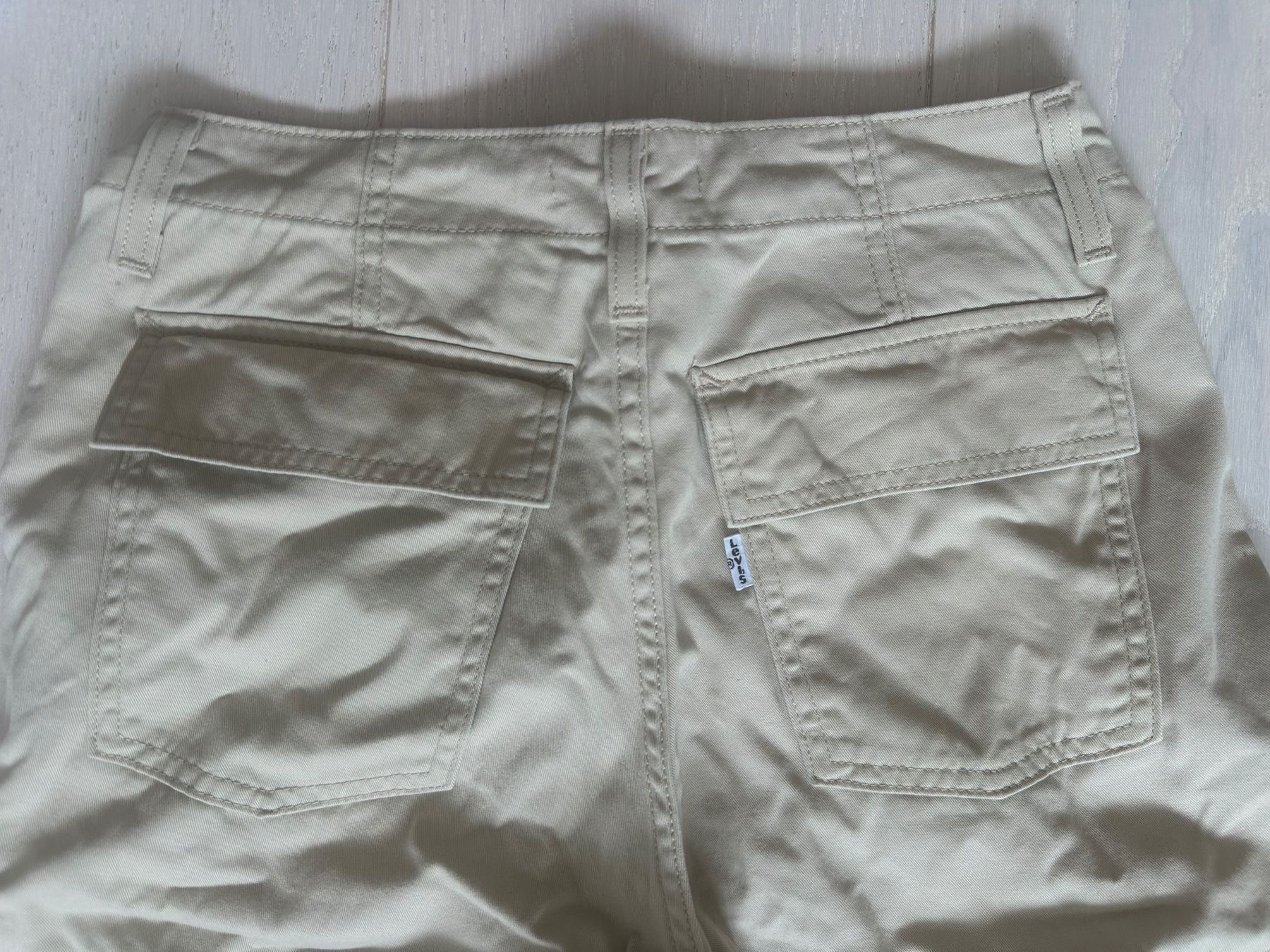 Levi's Pantaloni: Levi’s cargo safari trousers – Nuovo (secondo la descrizione) da Wollerau venduto da bod_25yw 2