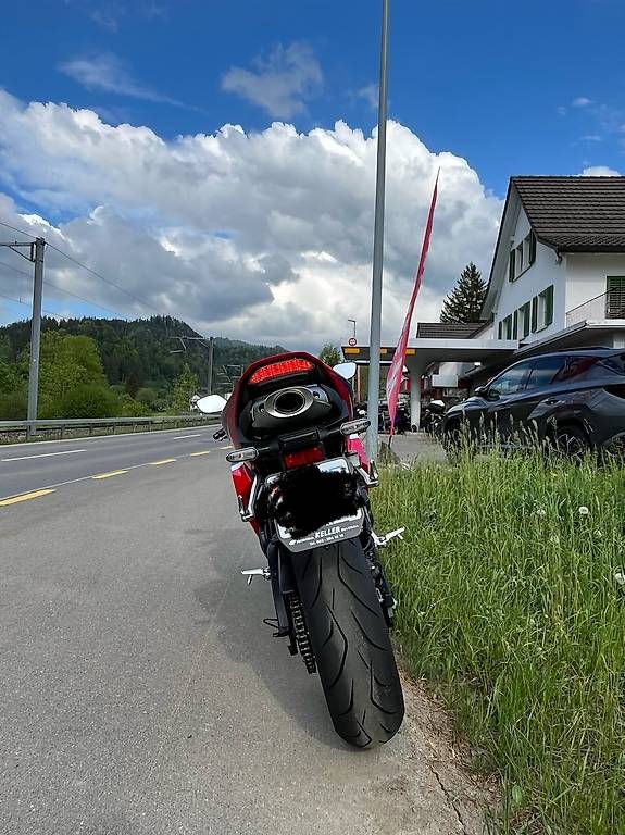 Honda Strasse: CBR 600RR – Gebraucht aus Wald ZH von ale_fv5d