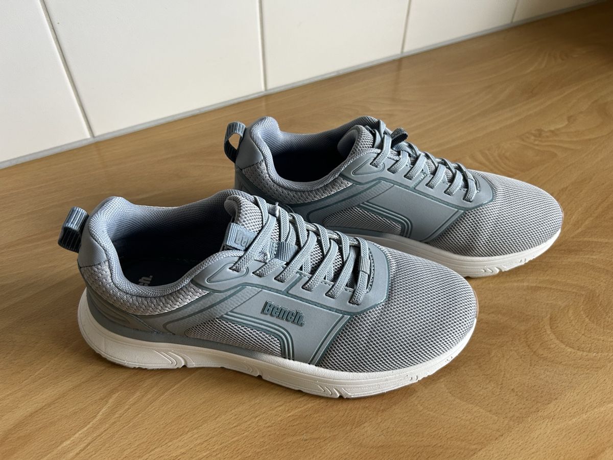 Chaussures femmes: Sneaker – D'occasion à Richterswil par solisoli5