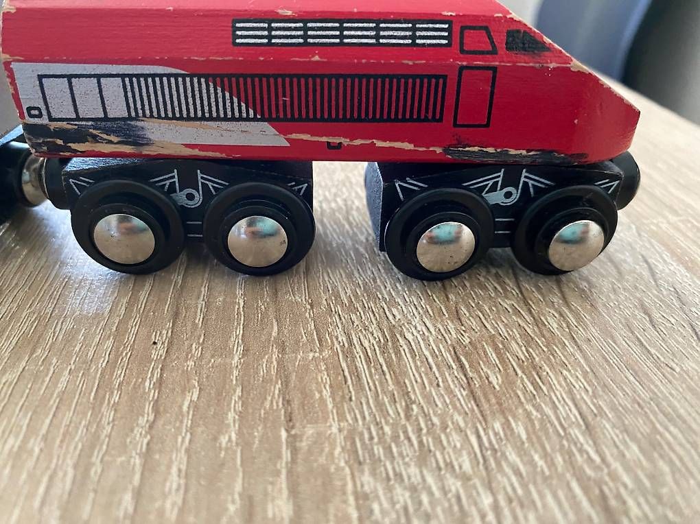 Giocattoli: 2x Magnetische Holzeisenbahnen – Usato da Basel venduto da gee_c6vd 4
