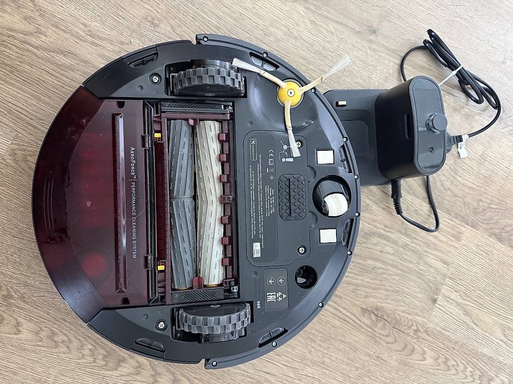 Aspirapolveri & Accessori: iRobot Roomba 966 als Teilenspender/Defekt – Usato da Unterägeri venduto da v_a_s6y8 1