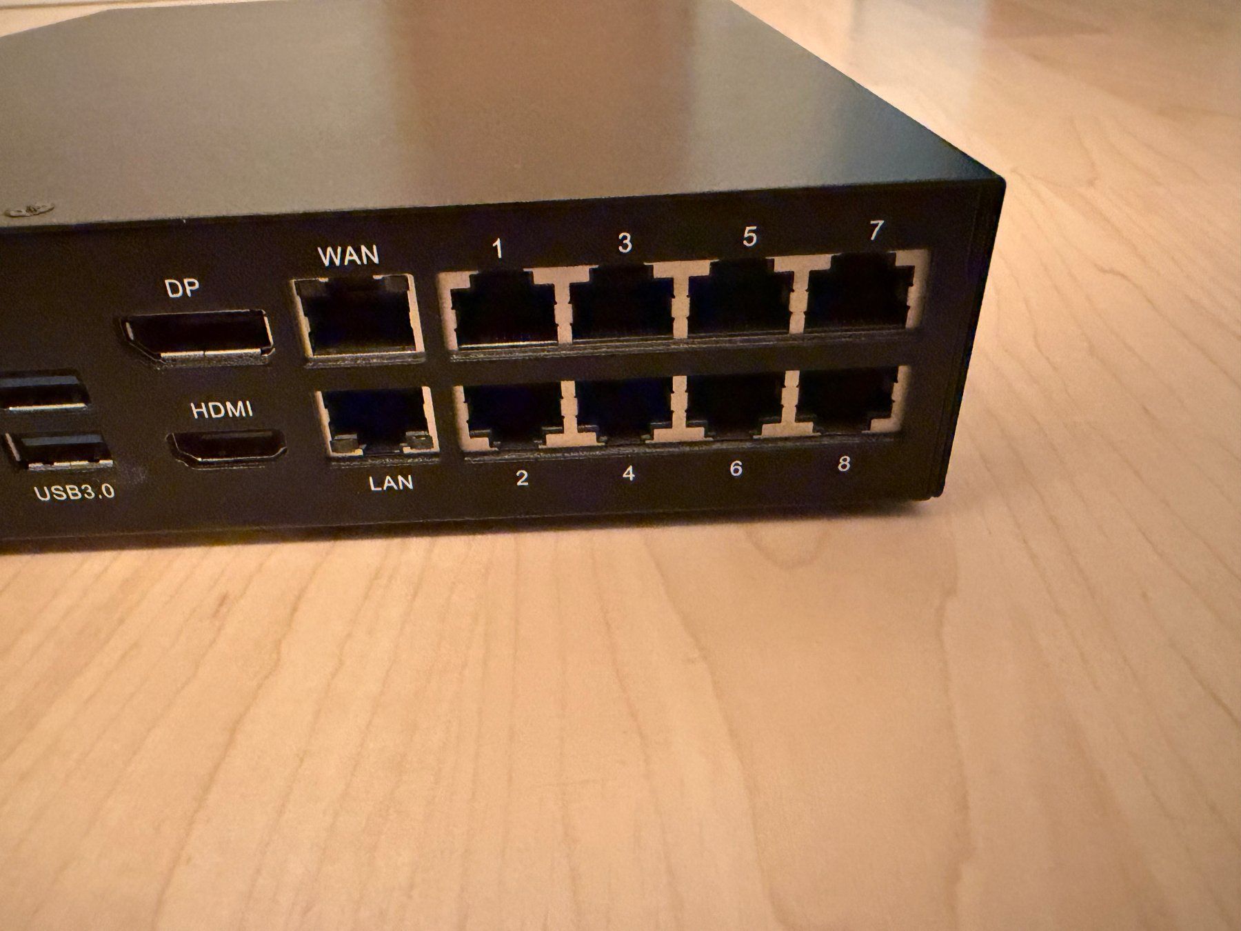 Videocamere: Mobotix NVR 8 Port mit PoE – Usato da Niederglatt ZH venduto da cemee 2