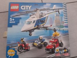 4 boites Lego d'occasion