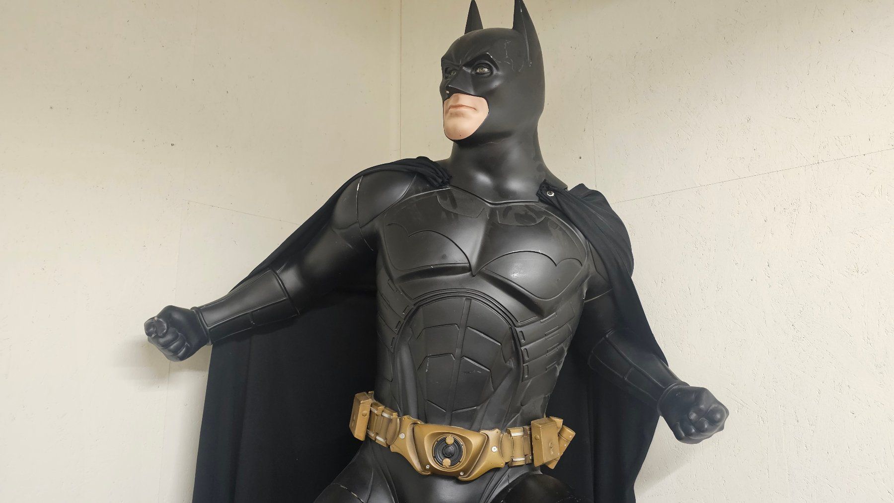 Statuette: Batman Statue - Batman Begins Lebensgross – Usato da Dorf venduto da Miner-supply 3