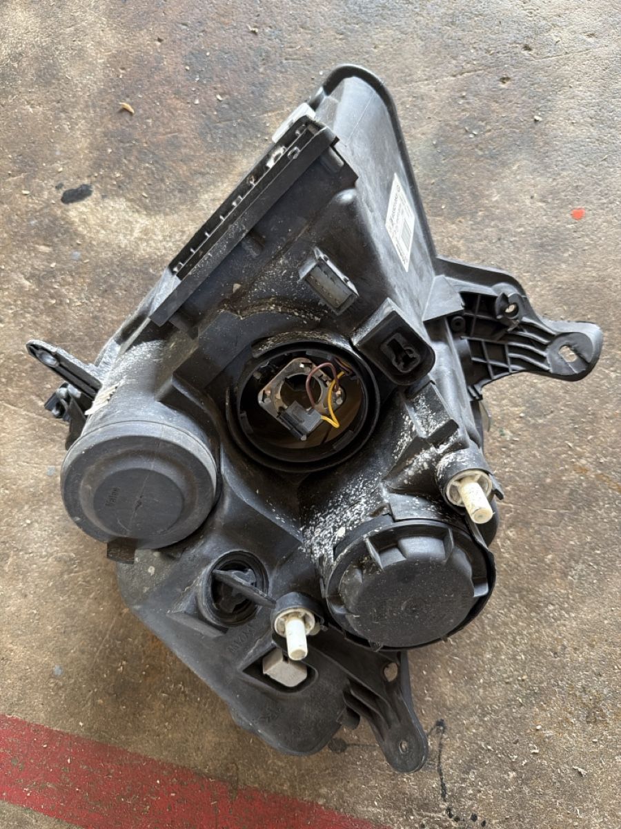 Fari: Opel Meriva Frontscheinwerfer Valeo 93321053 gebraucht – Usato da Trimbach venduto da gastech 1