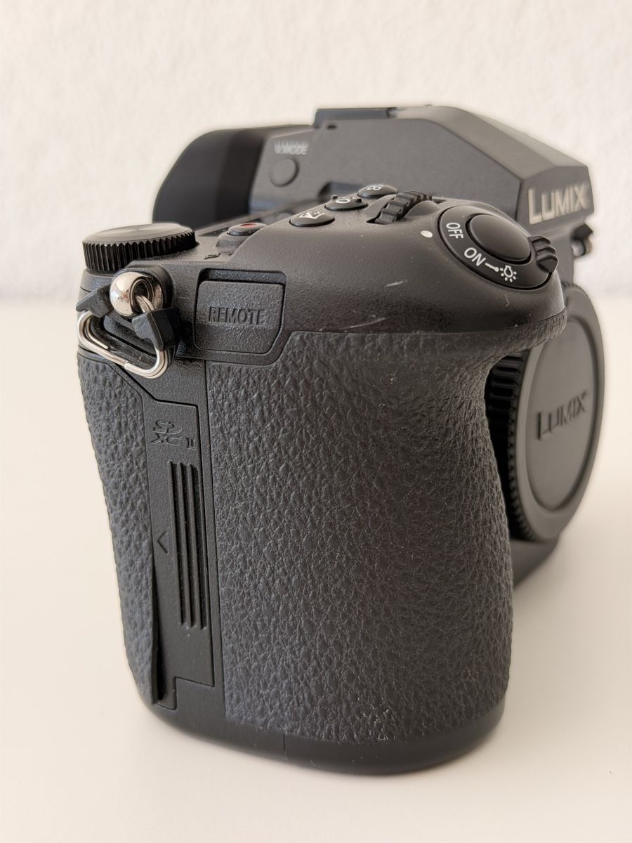 Panasonic Fotocamera: Panasonic Lumix G9 und Blitz – Usato da Flawil venduto da TruncateQuasar 4