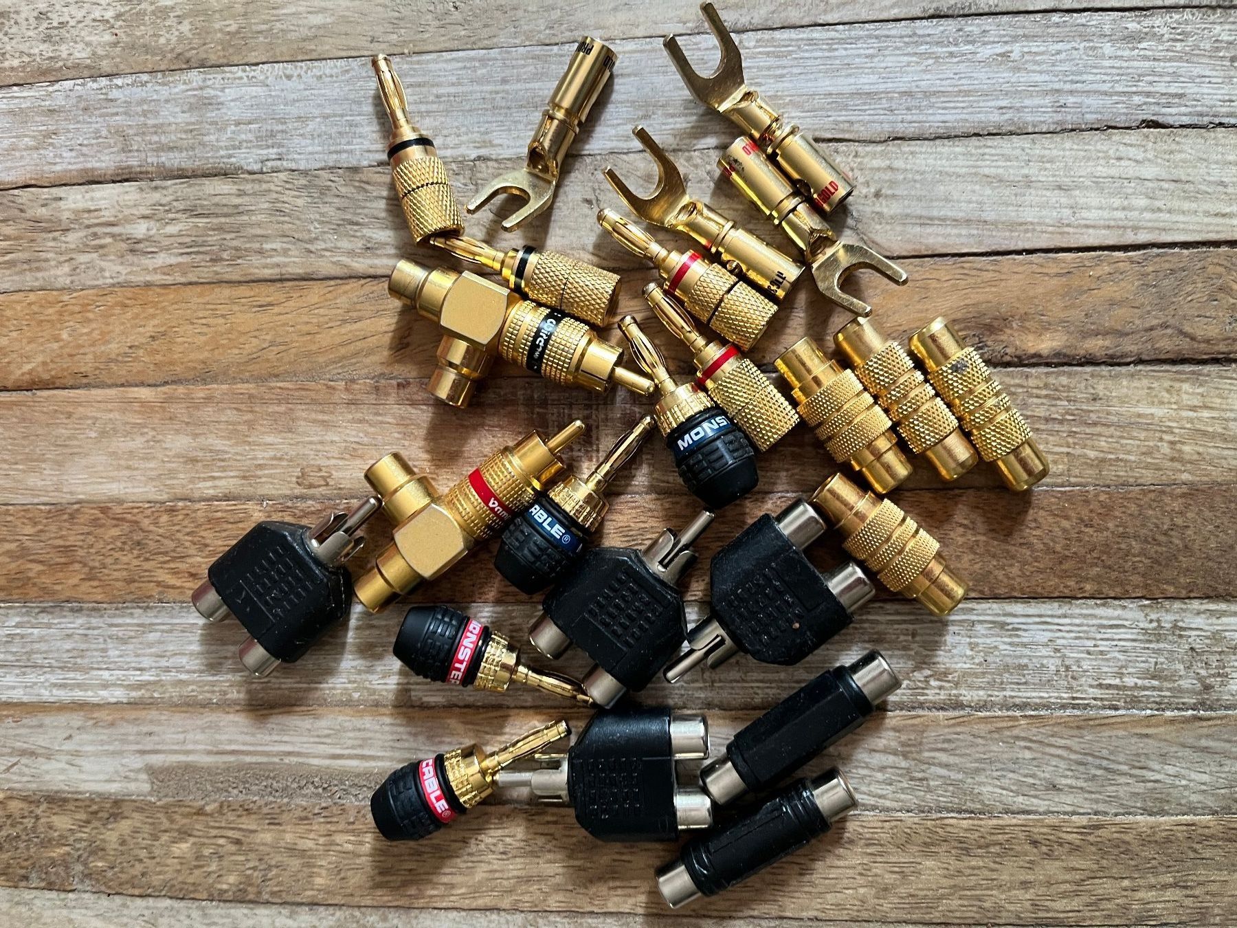 Unità & Adattatore: Verschiedene Audio Adapter – Usato da Winterthur venduto da mrw.audioplus
