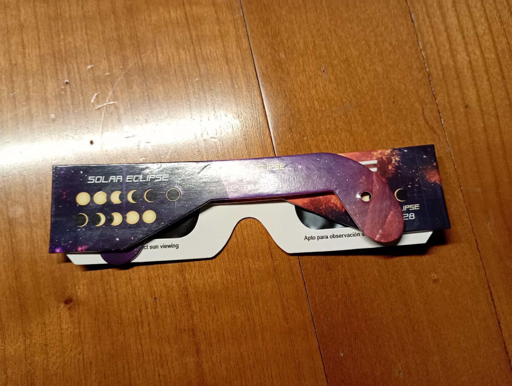 Brillen & Gläser: Sonnenfinsternis Brille/Eclipse glasses – Gebraucht aus Genève von Cg9000 2