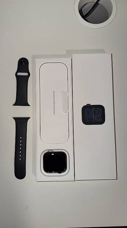 Smartwatch: Apple Watch SE 3 – Gebraucht aus Spreitenbach von Besi_0106. 1