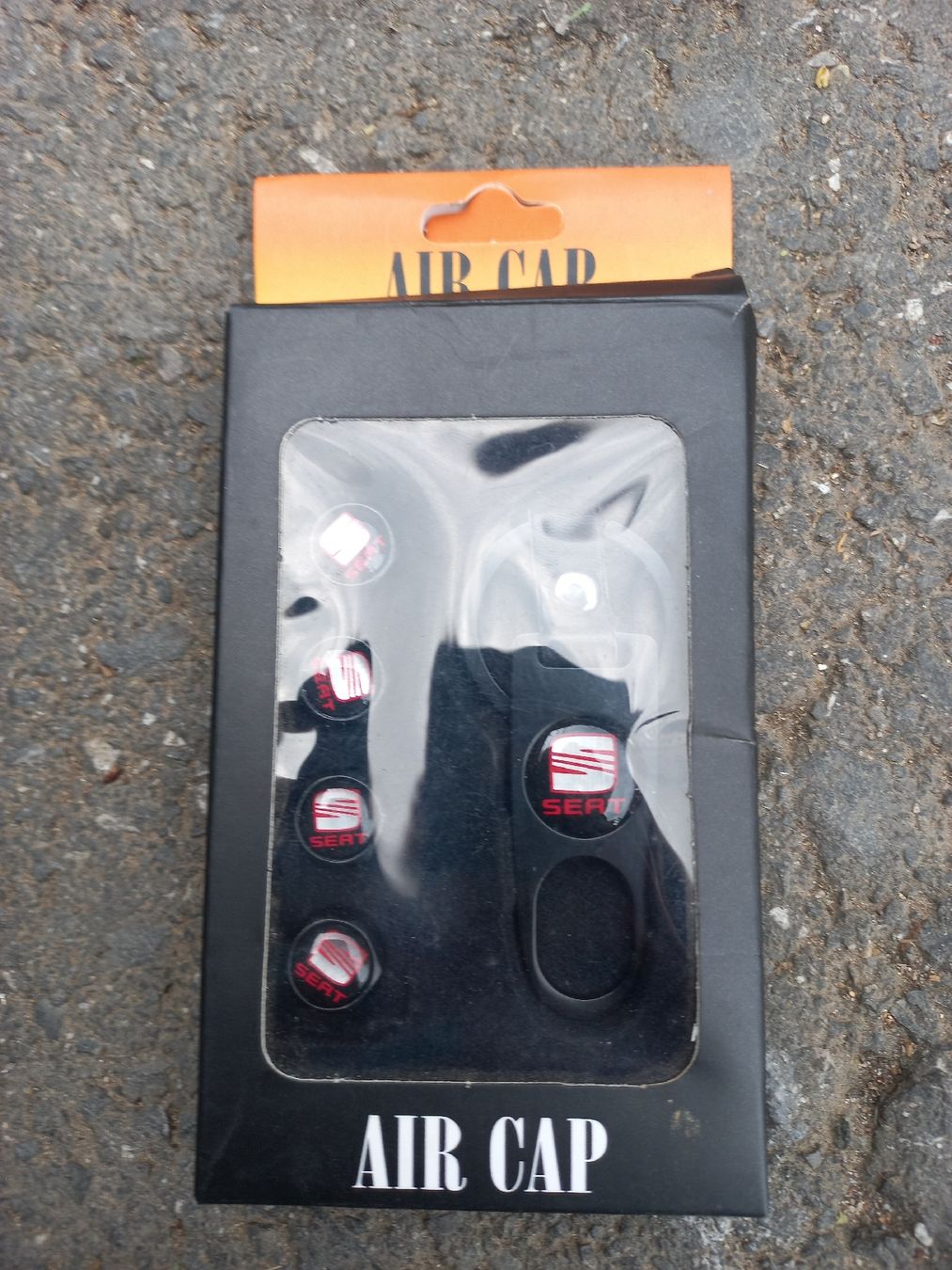 Seat Tutti pezzi di ricambio auto: Seat Ventilkappen mit Schlüsselanhänger – Usato da Buchen BE venduto da Reberparts